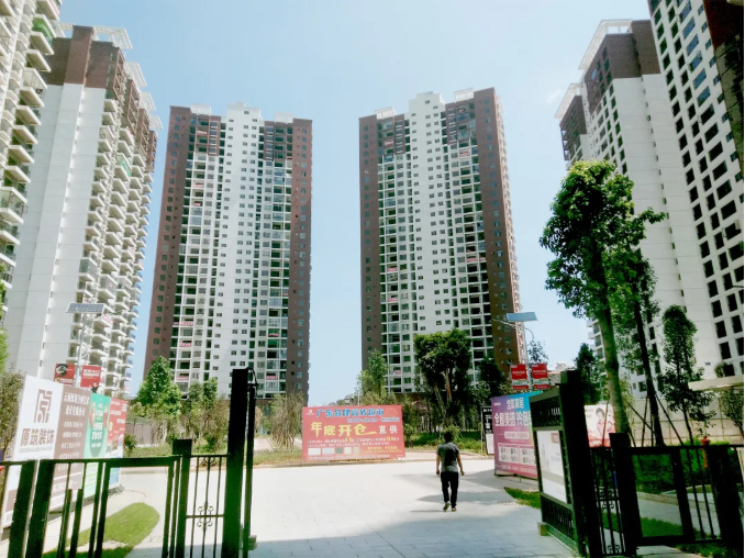 華喆仿石漆-工程案例 | 臨滄市強力建筑集團金旭之光、金柏之春