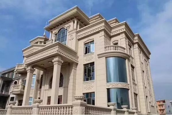 華喆仿石漆教你掌握這幾招，輕松鑒別水包砂質(zhì)量好壞