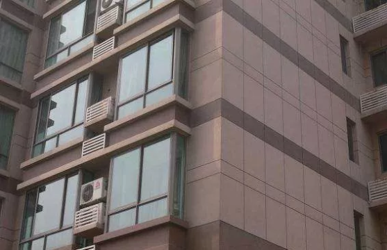 華喆仿石漆分享:真石漆與干掛石材組合，每一面都是視覺驚嘆！