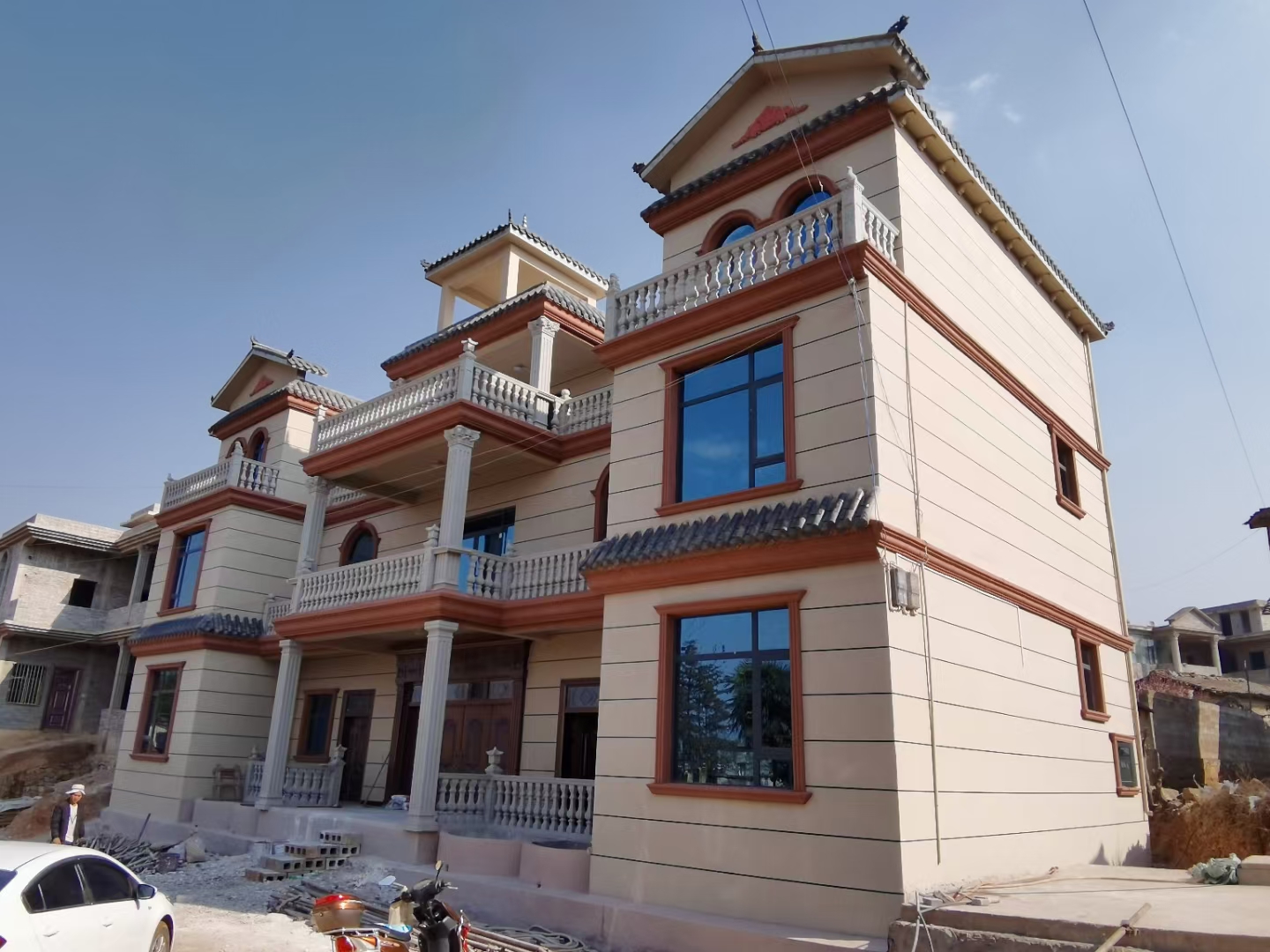 真石漆為什么會掉砂？華喆真石漆廠家為你揭曉！